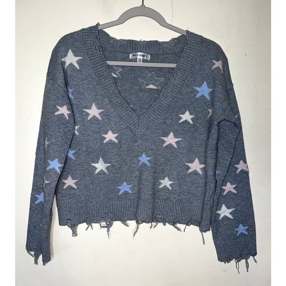 Wild Honey Size‎ Medium Gray Distressed Cropped Sweater with Stars V Neck - Picture 1 of 5